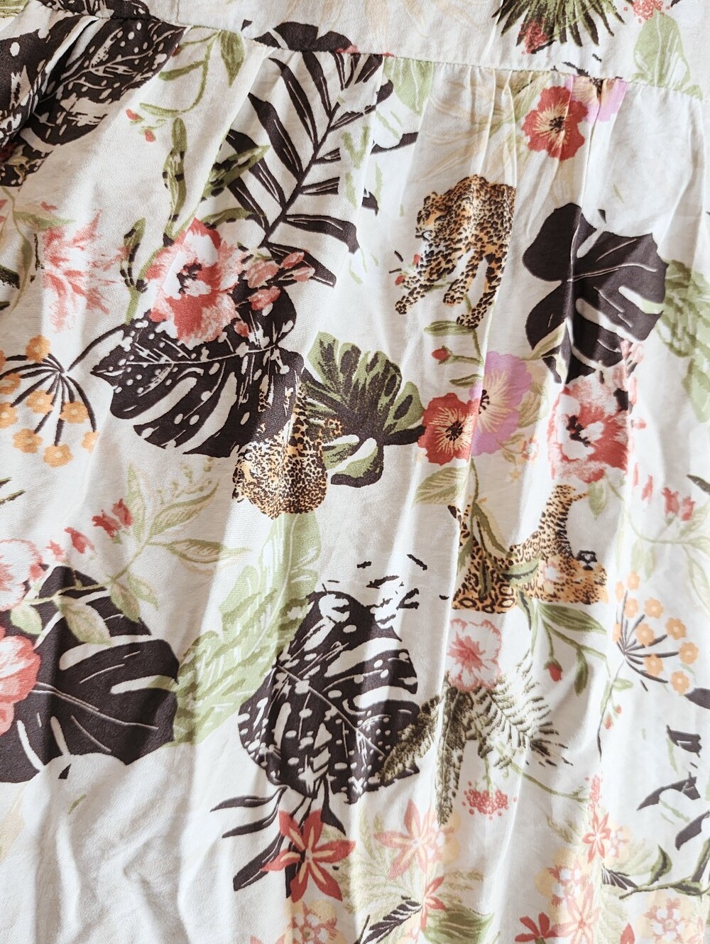 ELLISON FLORAL STYLE FRONT BUTTON SHORT SLEEVES AND COLLLAR SZ SMALL - Picture 15 of 15